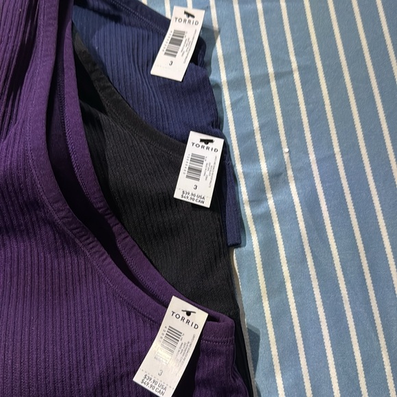 Three brand new lightly lined seamless rib scoop bralette bra. - Picture 2 of 2